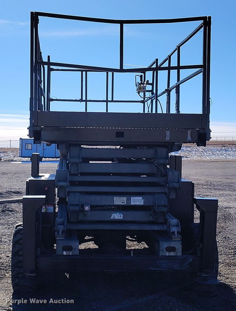 image for item DT0867 1997 SkyJack SJ8841 scissor lift
