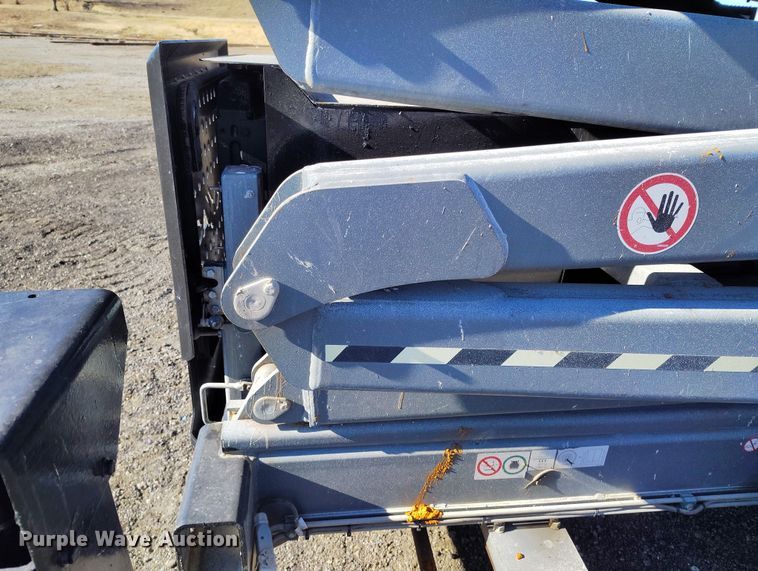 image for item DT0867 1997 SkyJack SJ8841 scissor lift