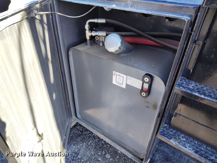 image for item DT0867 1997 SkyJack SJ8841 scissor lift