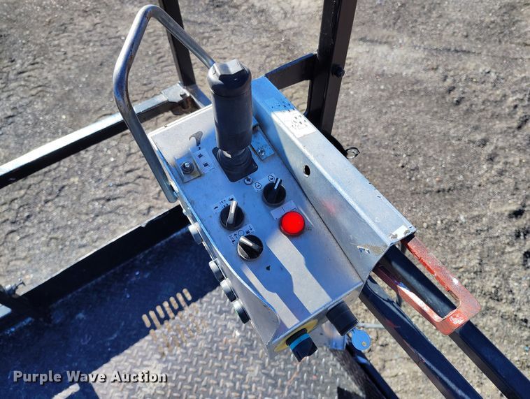 image for item DT0867 1997 SkyJack SJ8841 scissor lift