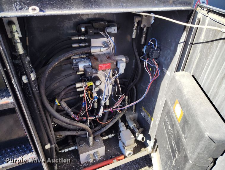 image for item DT0867 1997 SkyJack SJ8841 scissor lift