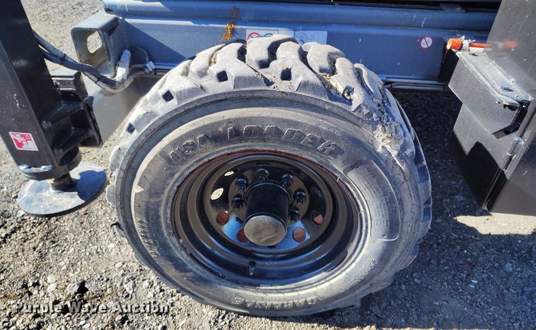 image for item DT0867 1997 SkyJack SJ8841 scissor lift