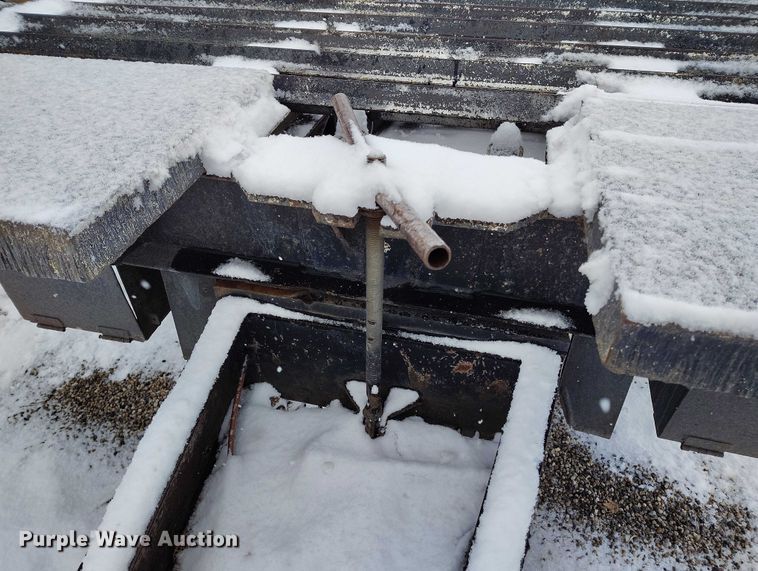 image for item DT0875 1986 Wisconsin DT20 tilt deck equipment trailer