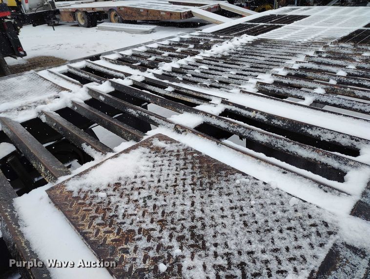 image for item DT0875 1986 Wisconsin DT20 tilt deck equipment trailer