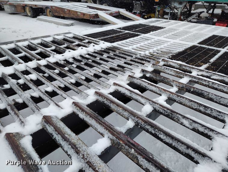 image for item DT0875 1986 Wisconsin DT20 tilt deck equipment trailer