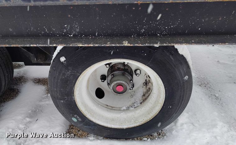 image for item DT0875 1986 Wisconsin DT20 tilt deck equipment trailer