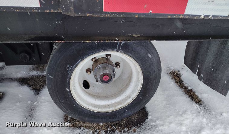 image for item DT0875 1986 Wisconsin DT20 tilt deck equipment trailer