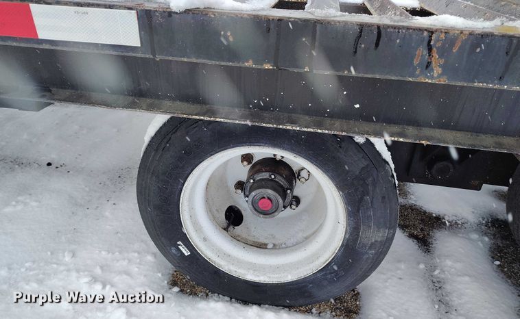 image for item DT0875 1986 Wisconsin DT20 tilt deck equipment trailer