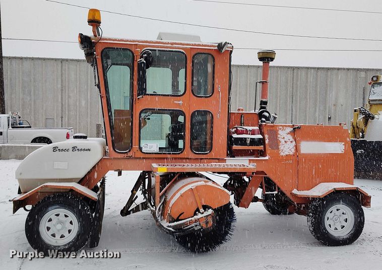 image for item DT0878 Broce RJ350 broom