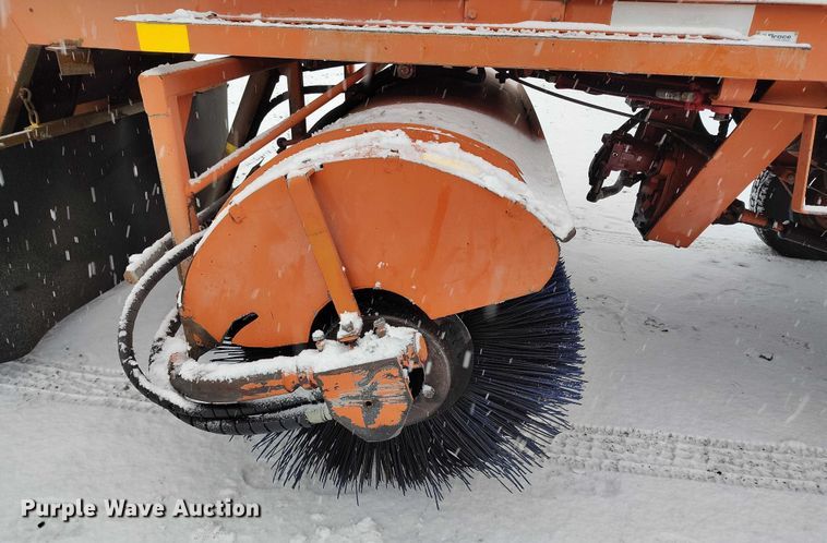 image for item DT0878 Broce RJ350 broom