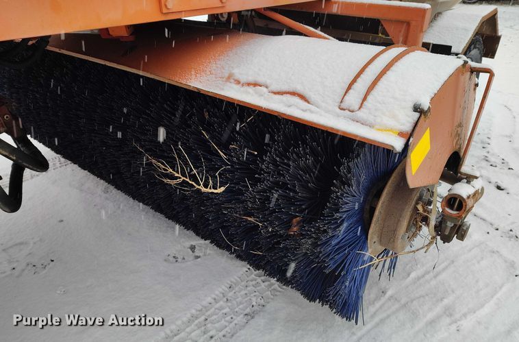 image for item DT0878 Broce RJ350 broom