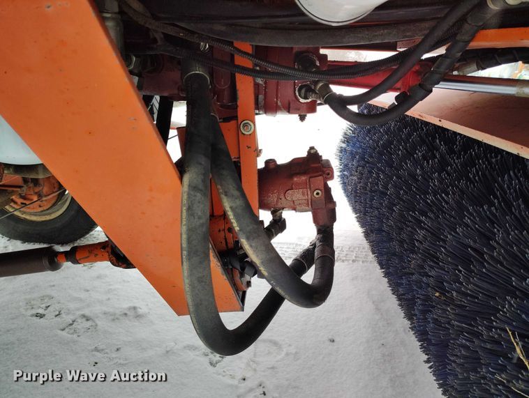 image for item DT0878 Broce RJ350 broom