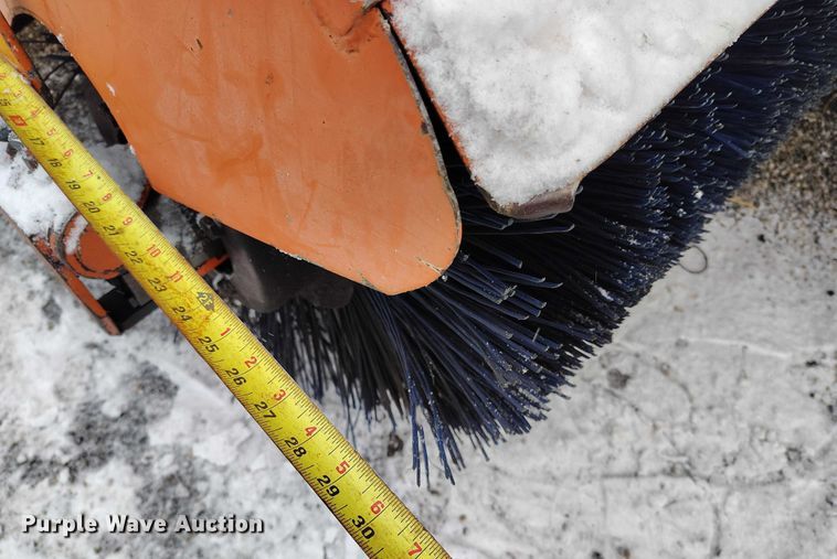 image for item DT0878 Broce RJ350 broom