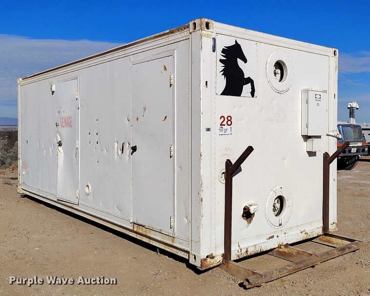 image for item DT0938 Portable restroom