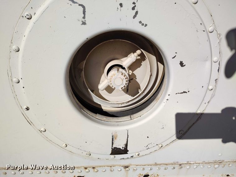 image for item DT0938 Portable restroom