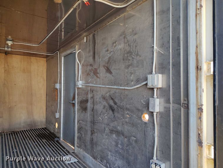 image for item DT0938 Portable restroom