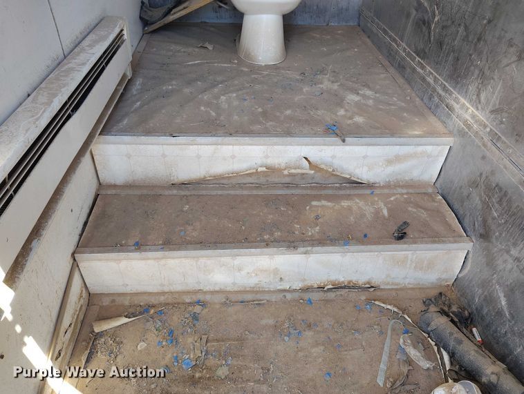 image for item DT0938 Portable restroom