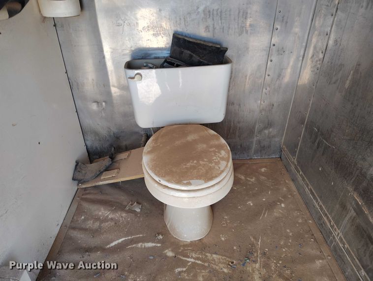 image for item DT0938 Portable restroom