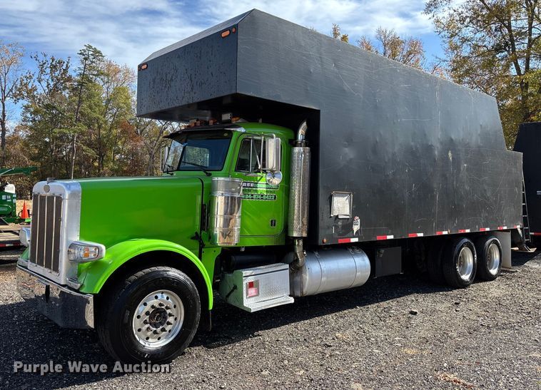 image for item DU0257 2000 Peterbilt 378 grapple crane truck