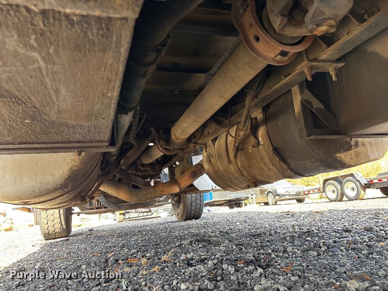 image for item DU0257 2000 Peterbilt 378 grapple crane truck