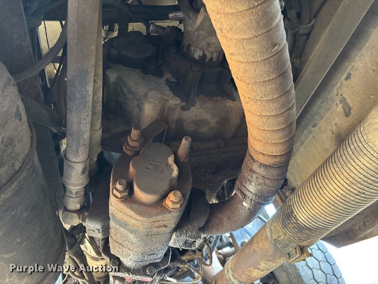 image for item DU0257 2000 Peterbilt 378 grapple crane truck