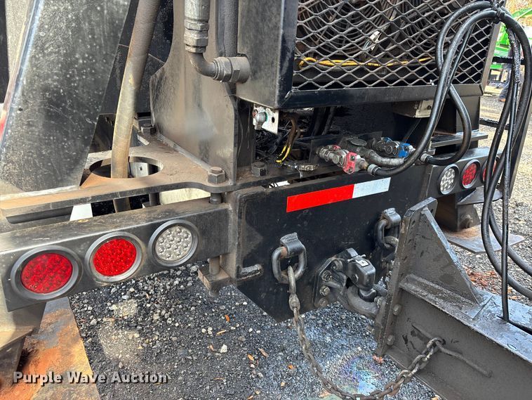 image for item DU0257 2000 Peterbilt 378 grapple crane truck