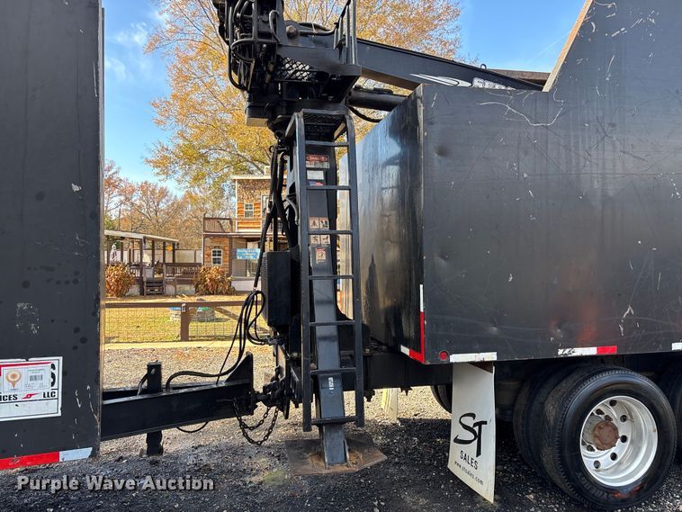 image for item DU0257 2000 Peterbilt 378 grapple crane truck