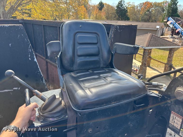 image for item DU0257 2000 Peterbilt 378 grapple crane truck