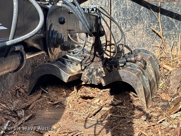 image for item DU0257 2000 Peterbilt 378 grapple crane truck