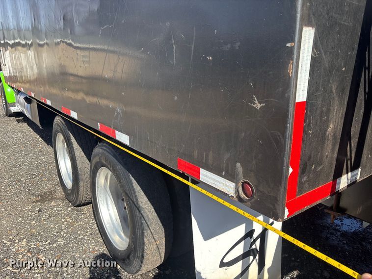 image for item DU0257 2000 Peterbilt 378 grapple crane truck