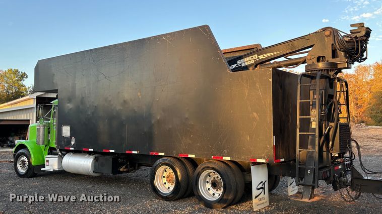 image for item DU0257 2000 Peterbilt 378 grapple crane truck