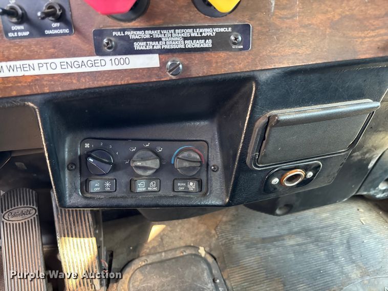 image for item DU0257 2000 Peterbilt 378 grapple crane truck