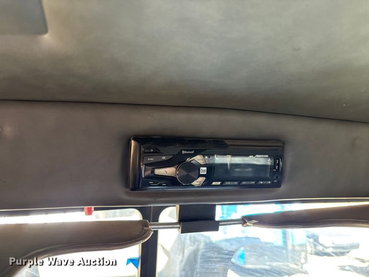 image for item DU0257 2000 Peterbilt 378 grapple crane truck