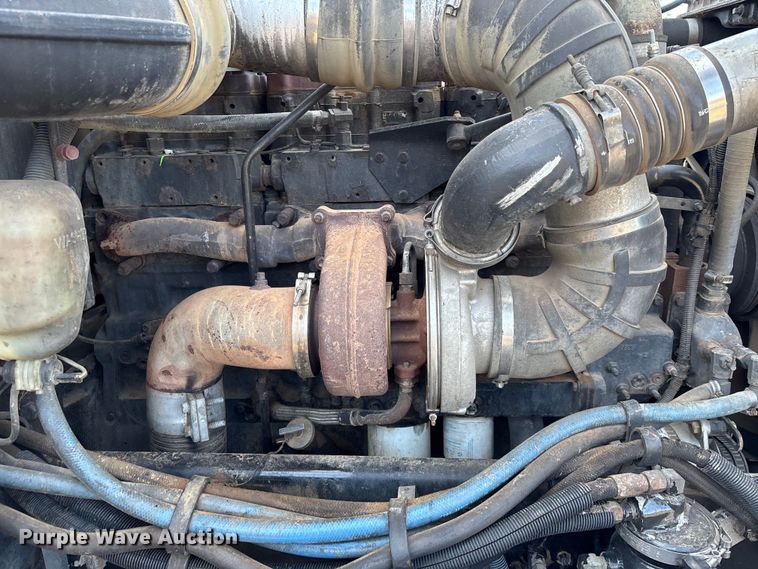 image for item DU0257 2000 Peterbilt 378 grapple crane truck