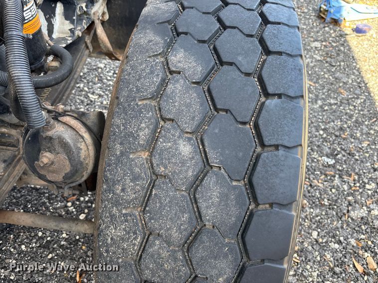 image for item DU0257 2000 Peterbilt 378 grapple crane truck