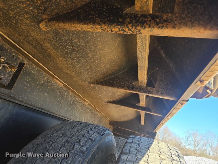 image for item DU2695 2015 Kenworth T800 dump truck