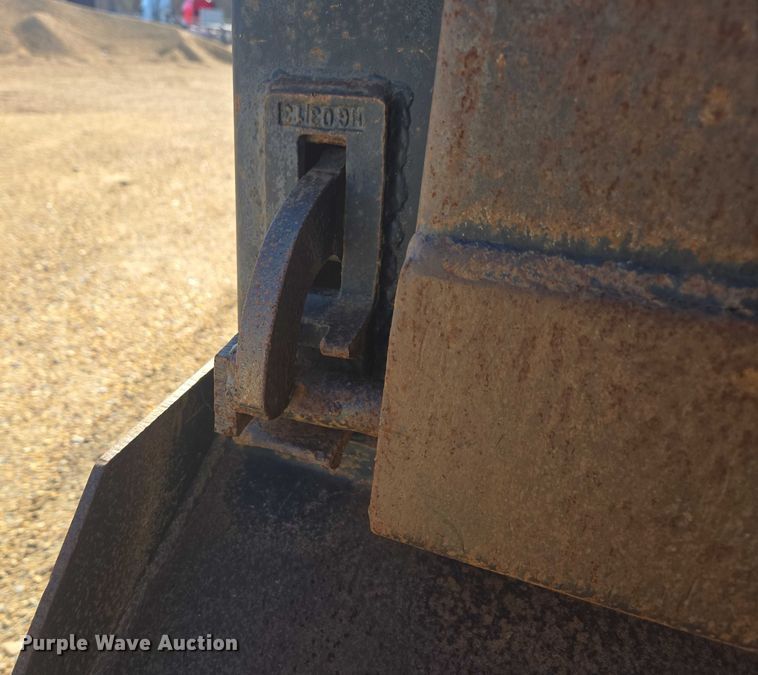 image for item DU2695 2015 Kenworth T800 dump truck