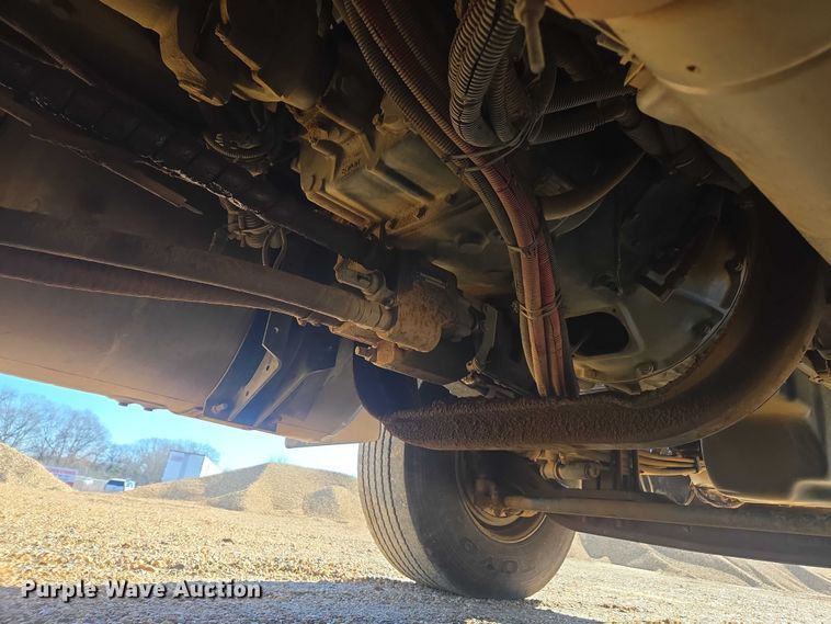 image for item DU2695 2015 Kenworth T800 dump truck