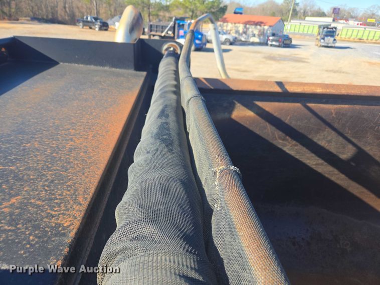 image for item DU2695 2015 Kenworth T800 dump truck