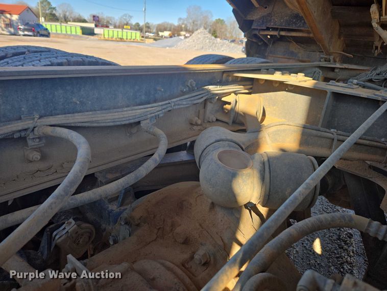 image for item DU2695 2015 Kenworth T800 dump truck