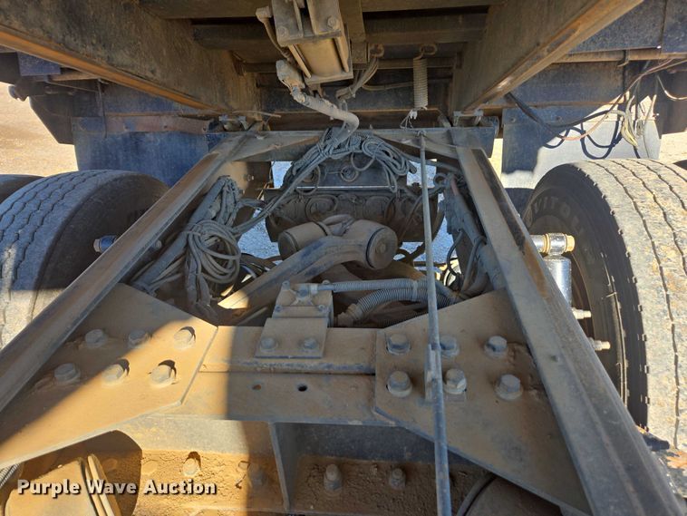 image for item DU2695 2015 Kenworth T800 dump truck