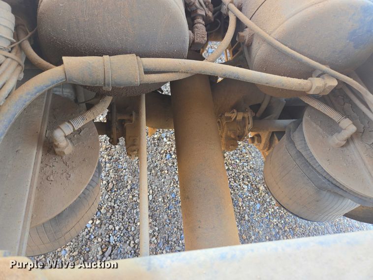 image for item DU2695 2015 Kenworth T800 dump truck