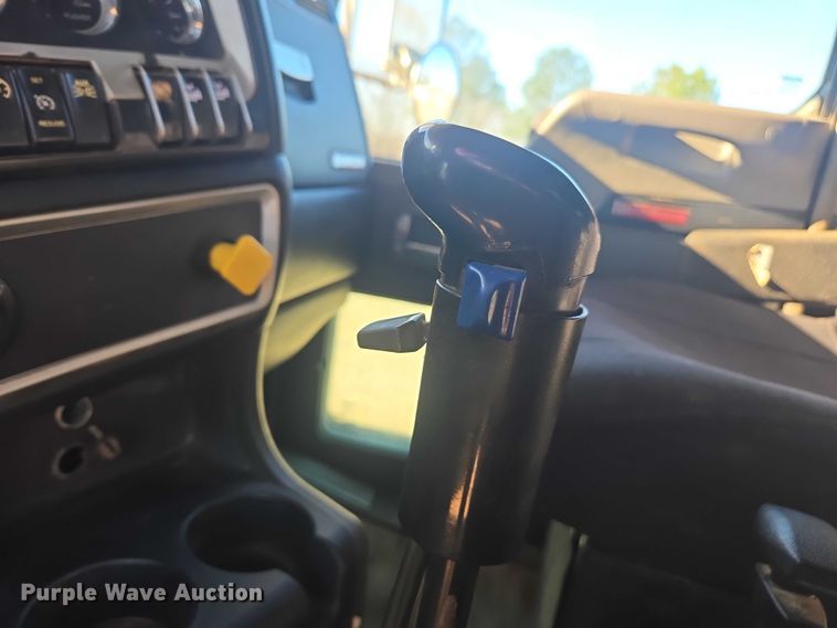 image for item DU2695 2015 Kenworth T800 dump truck