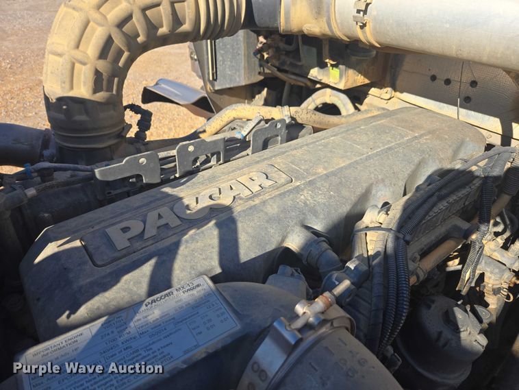 image for item DU2695 2015 Kenworth T800 dump truck