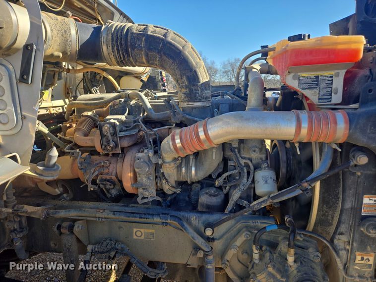 image for item DU2695 2015 Kenworth T800 dump truck