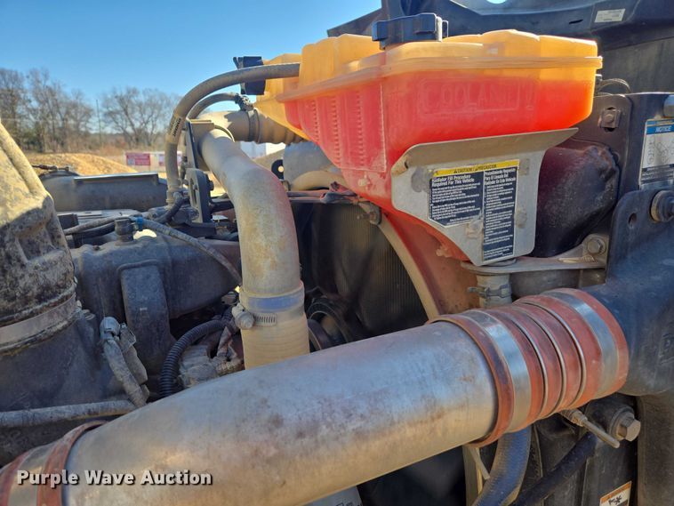 image for item DU2695 2015 Kenworth T800 dump truck