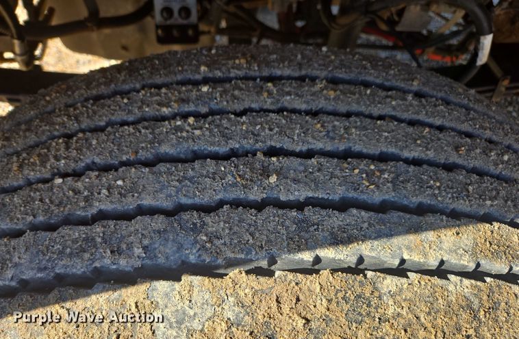 image for item DU2695 2015 Kenworth T800 dump truck