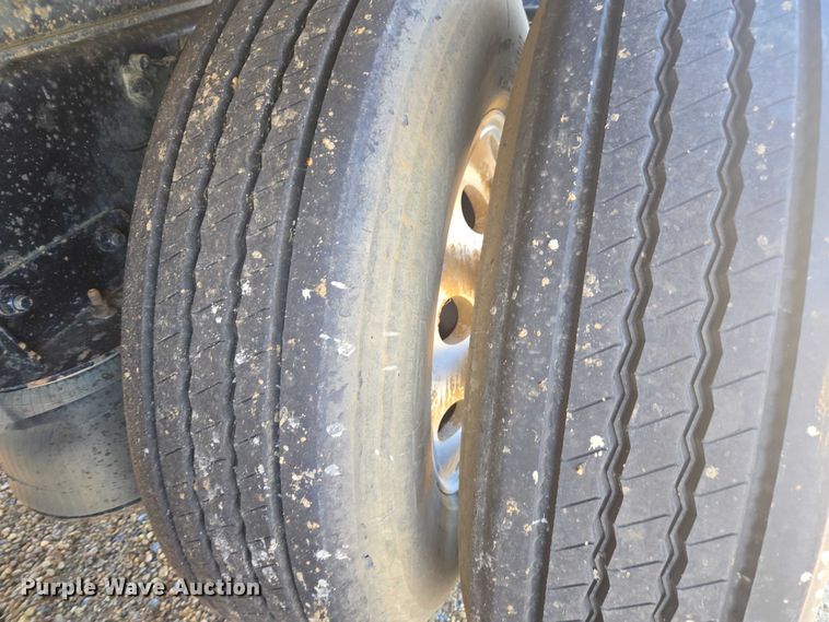 image for item DU2695 2015 Kenworth T800 dump truck