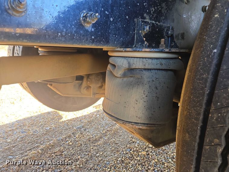 image for item DU2695 2015 Kenworth T800 dump truck