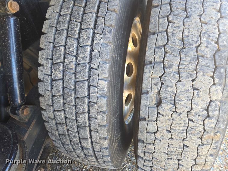 image for item DU2695 2015 Kenworth T800 dump truck